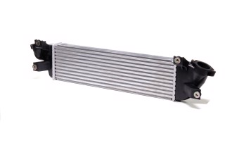 Интеркулер MITSUBISHI L200 2.4D 15- (пр-во NRF)