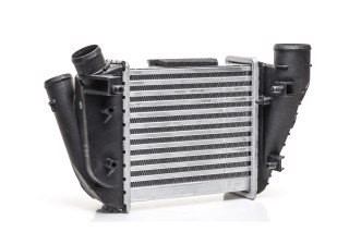 Интеркулер AUDI A4 2.5D 02- (пр-во NRF)