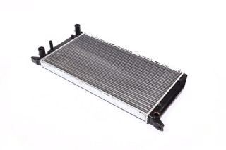 Радиатор охлаждения AUDI 80 / 90 (B3) (86-) 1.6-2.0(пр-во Nissens). 604361