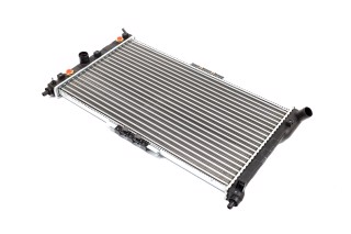 Радіатор охолодження DAEWOO NUBIRA (вир-во Nissens)