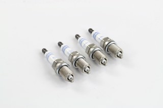 Свічка запалювання FR8DPP33+ DOUBLE PLATINUM (TOYOTA,MB) 4шт. (вир-во BOSCH)