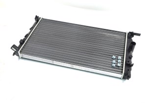 Радиатор охлаждения OPEL VECTRA B (95-) 1.6-2.2 (пр-во Nissens)
