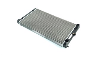 Радіатор охолодження VW PASSAT B2 (80-) 1.6-1.8 (вир-во Nissens)