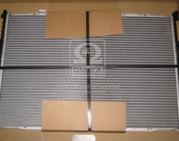 Радиатор охлаждения BMW 5 E34 (88-)/7 E32 (86-) AT (пр-во Nissens). 60748A