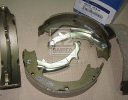 Колодки гальмівні гальма стоянки Hyundai Ix35/Tucson/Kia Sportage 04- (вир-во Mobis)