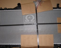 Радиатор охлаждения TOYOTA Avensis (T220) (пр-во Nissens). 64640A