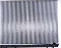 Радіатор охолодження MITSUBISHI PAJERO4 32TD AT +/-AC 99-  (вир-во Nissens)