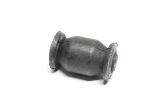 Сайлентблок важеля переднього (вир-во GM)