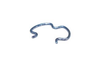 Держатель, фитинг трубы охл жидкости коробки передач(растягивающийся пружинный провод) (пр-во GM)