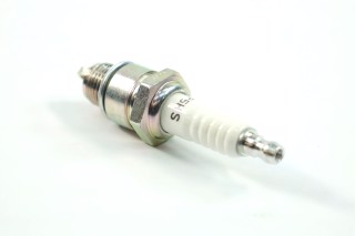 Свічка запалювання MOTO (вир-во NGK)