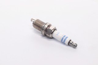 Свічка запалювання FR8KII33X IRIDIUM (HYUNDAI,SUZUKI) (вир-во BOSCH)