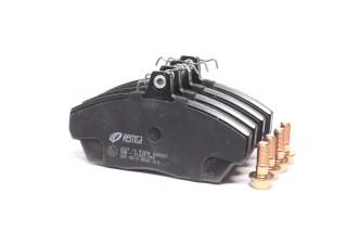 Колодка гальм. диск. LAND ROVER FREELANDER 1.8I16V, 2.0DI 98 - передн. (вир-во REMSA)