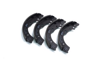 Колодка гальм. барабан. HONDA/SUZUKI ACCORD/CRX/CARRY/JIMNY задн. (вир-во Remsa)