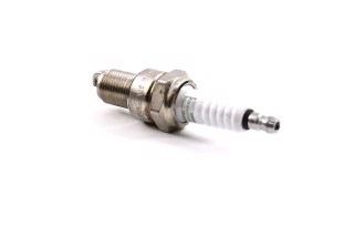 Свічка запалювання DAEWOO LANOS, LADA, CHEVROLET AVEO (вир-во CHAMPION)