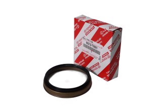 Сальник маточини Toyota Hilux 05- (вир-во Toyota)