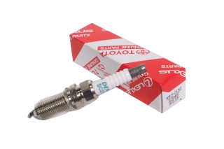 Свічка запалювання Toyota Auris 06-18 RAV4 Prius Matrix Lexus CT/NX (вир-во Toyota)