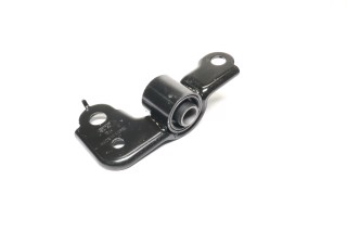 Сайлентблок правый переднего рычага KIA SHUMA II 1.6-1.8 01-04 (Пр-во PMC)