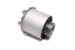 Сайлентблок підрамника зад GRAND CARNIVAL 62416-4D000 (вир-во PHG корея ОЕ)