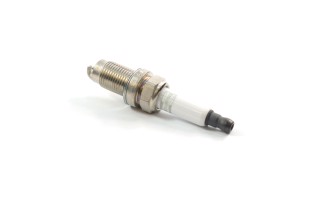 Свічка запалювання EON TITAN (вир-во CHAMPION)